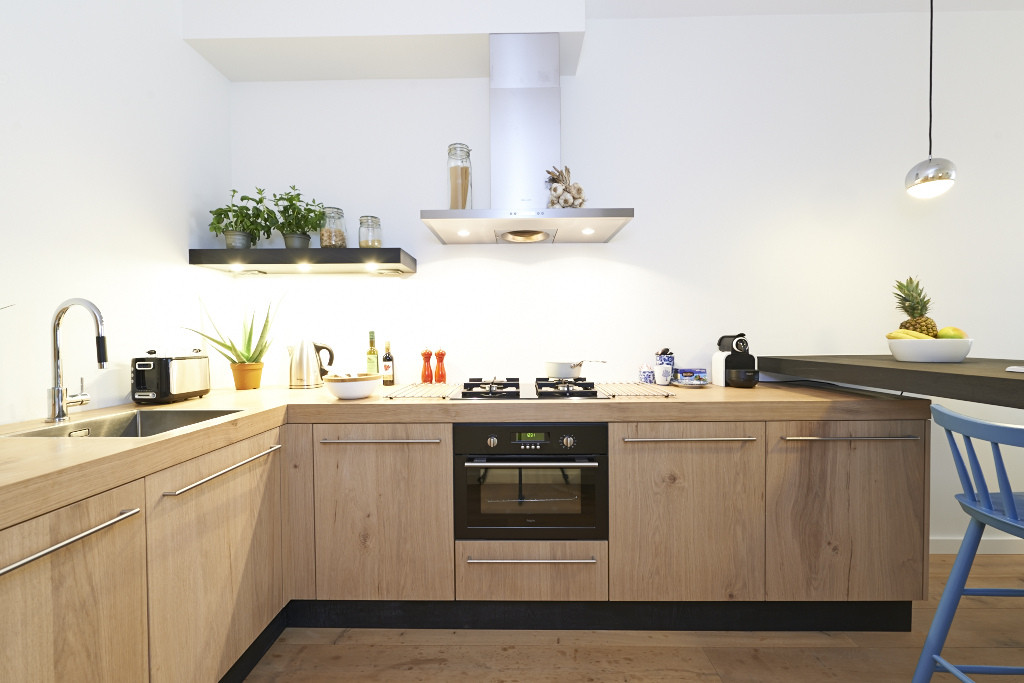 Amsterdam-vastgoed-huis-fotografie-keuken-hout-3-tobiasmedia_nl